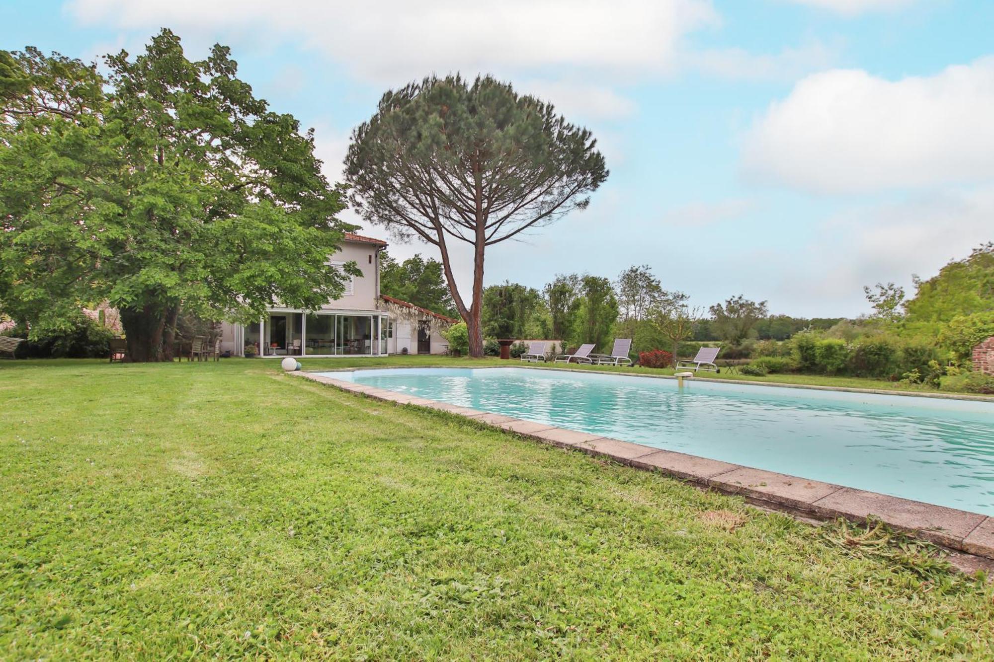 Ouches Domaine D'Aromm - Chambres D'Hotes & Gites - Piscine, Etangs & Animaux - Au Calme מראה חיצוני תמונה