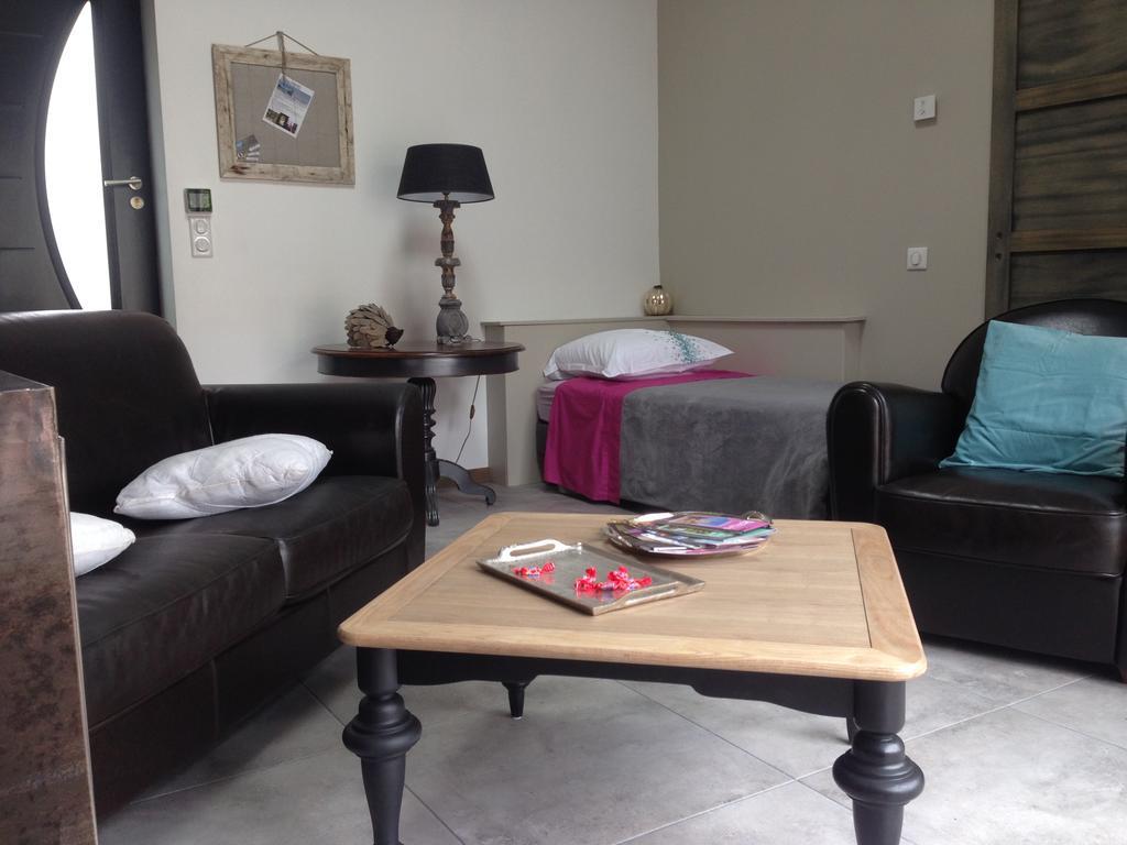 Ouches Domaine D'Aromm - Chambres D'Hotes & Gites - Piscine, Etangs & Animaux - Au Calme מראה חיצוני תמונה